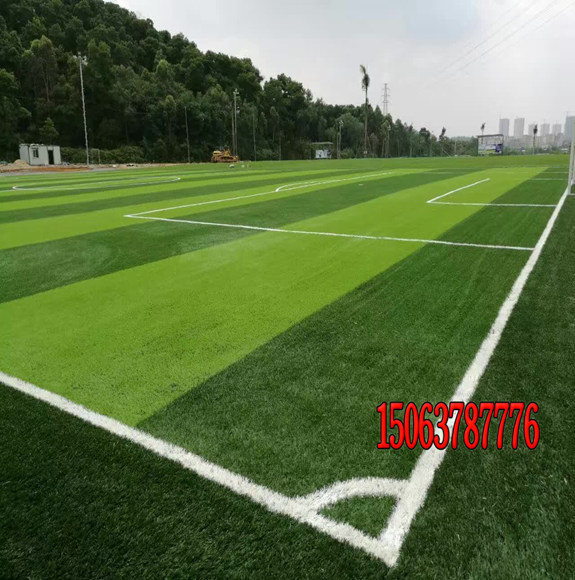 足球場草坪怎么養護？
